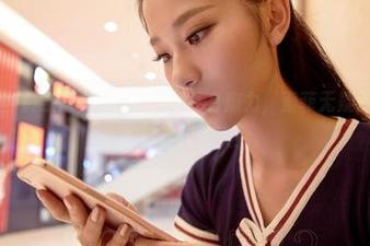 AISS爱丝(黄金版) – 作品里似乎有魔力，索菲无疑是秋日女神的最佳代言人！