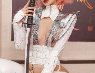 整装待发！Choi Ji Yun泳装中的美图和不经意的酒池肉林