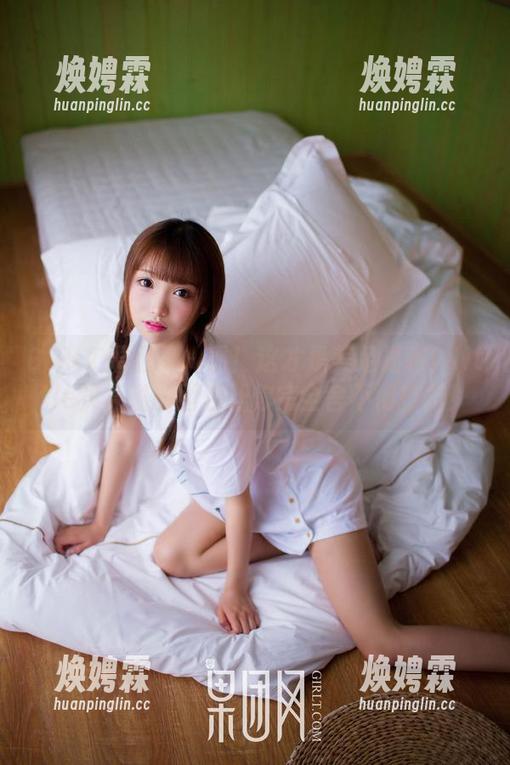 GIRLT果团网 - 看！这才是美足福利！little贝壳喵的图包让你完全舍不得打折！