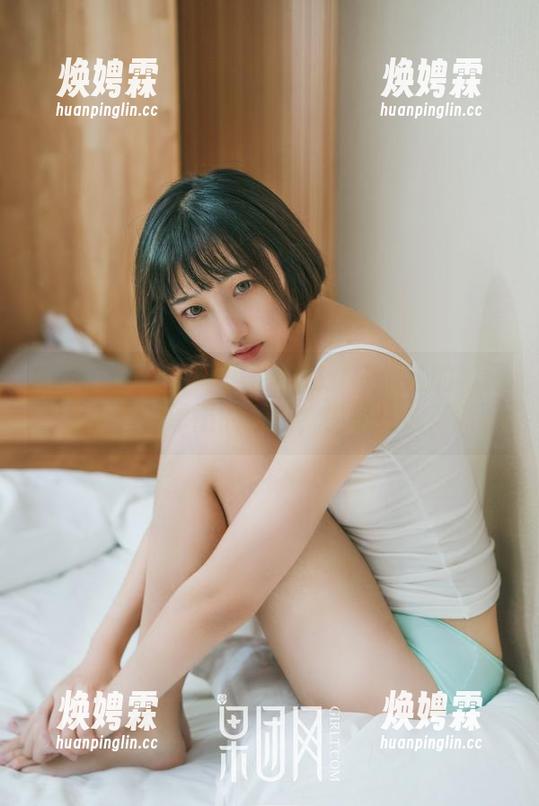 GIRLT果团网 - 黑色图包：陈迪娅的写真里，有种厚重的美感，诡秘又迷离。