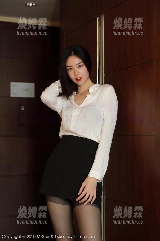 MFStar模范学院 - 图片中的加朵babe女友，似乎在和我说话，喂，我不怕被你电到哟！