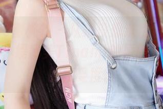 MiiTao蜜桃社 – 从来没想过粉色还能这么亮眼，缇娜美Tinami的原图好挑战我的接受度。