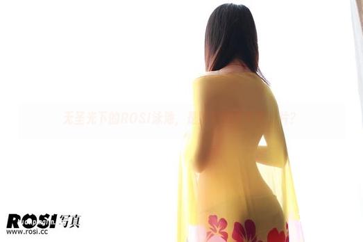 无圣光下的ROSI泳池,是要多戏水才能出片? 无圣光下的ROSI泳池,是要多戏水才能出片?