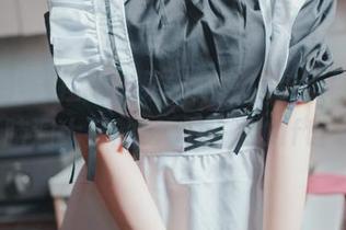原图和下载挂钩，果然是Sonson(손손)那脑洞大开的Maid’sGift！