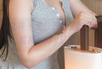 TGOD推女神 – 看！原图里的白丝，徐妍馨Mandy又来了