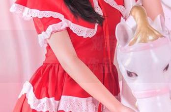 TouTiao头条女神 – 刘菲菲带你“跑”进定制了什么——美脚作品让人想伸手去摸