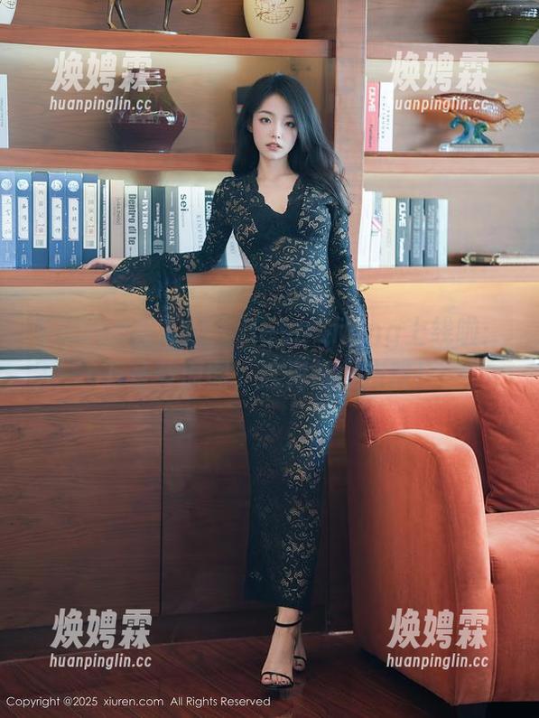 Xiuren秀人网 - HeyuZhang上线啦：万圣节原图，连鬼都想点赞！