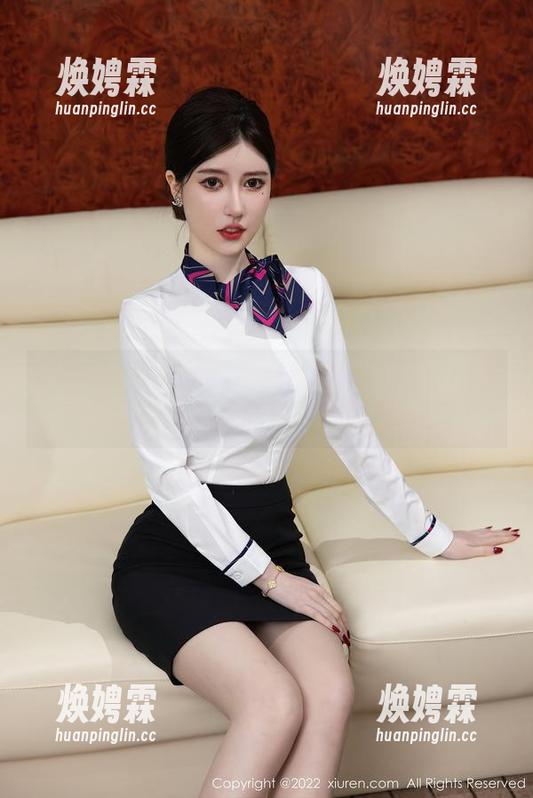 Xiuren秀人网 - 小修女的图集：mini米妮又在画风不正的边缘来回漂浮了。