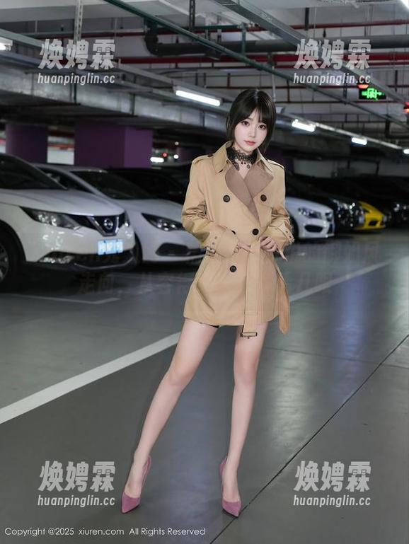 Xiuren秀人网 - 精选模特悦悦的御姐风走向，从容得让人想多看几眼