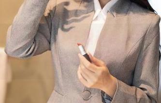 Xiuren秀人网 – 在潘琳琳ber的粉色写真世界，套图从未如此‘肉麻’过!