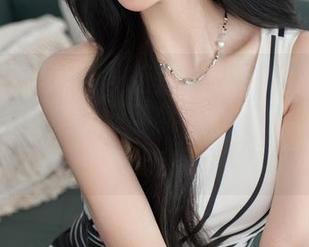 Xiuren秀人网 – 糖豆sisi的浴室合集：请冲洗后再鉴赏，不然小心被洗澡的灵气飘走！