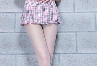 beautyleg – 观看Miga学妹的作品，她的神态真能让人浮想联翩。