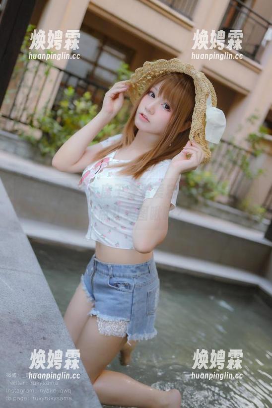 nyako喵子大魔王穿着爱宕泳装，想不想来点儿美图瞅瞅？