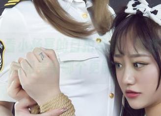丽柜 – 看小杨幂的自拍写真，我在想，自拍和美食哪个更能治愈？
