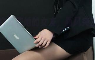 丽柜 – 白云和她的女友，画风突变的写真合集