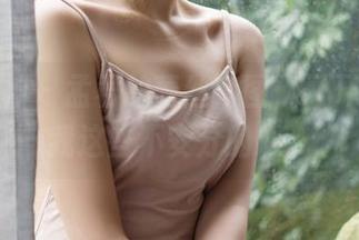 克拉女神 – 孟君的蕾丝套图，又开始撩拨我这些不安分的心。