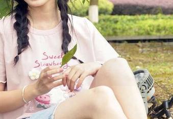 初夏女神 – 双双的高能裸足，让高清图包唤醒你冷酷的审美期待！
