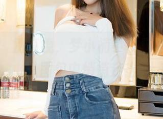 嗲囡囡 – 别直视，梦小楠小夜猫的美腿正从图包中悄悄走出