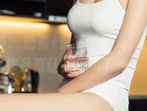 头条女神 – 短裤+偶然的目光，杨漫妮的作品真让人停不下来。