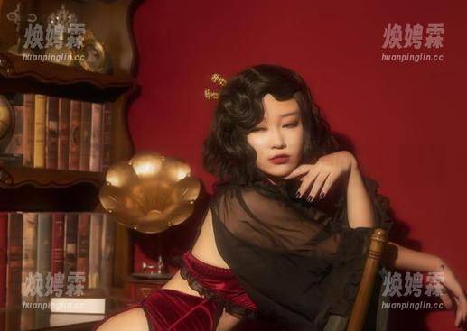 奇行家狗崽的私房使命：桃子在蝉声中出道