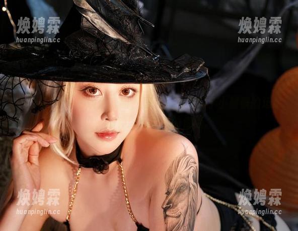 奈汐酱Nice的瑜伽套图，居然让我想起了小时候的运动课，那种肆无忌惮的俊俏。