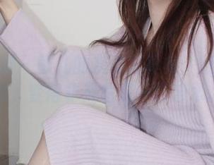 小众视觉 – 敏儿的灰丝写真集：普通的灰色，变得非凡也是一门艺术。