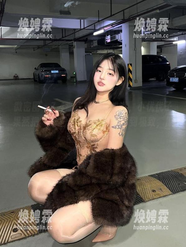 微密圈 - 7.4嘉宾？我只想说，小优优子果然把“无圣光”的境界发挥到极致，原图美得犯规！