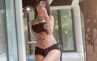微密圈 – 小玉吃果冻又来了，卫浴间怎么变得这么有趣，无圣光的真实感满分！