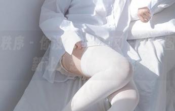 少女秩序 – 你没想过的鹿可白丝套图，更新让人想一探究竟。