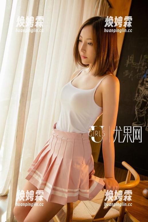 尤果网 - 欣杨Kitty的毛衣套图让人忍不住想“借”一件，最新未闻的搭配真有趣！