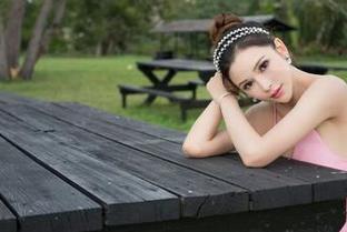 推女神 – 赵馨玥泳装合集里的每一张都像是一道风景，虽然一开始我其实并没有要出门。