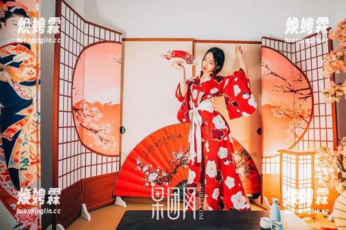 果团网 - 黑丝在指尖舞动，陈雅漫的美图让我欲罢不能