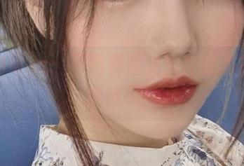 夏天洛可ss：不需要圣光，作品里的快乐就够了！