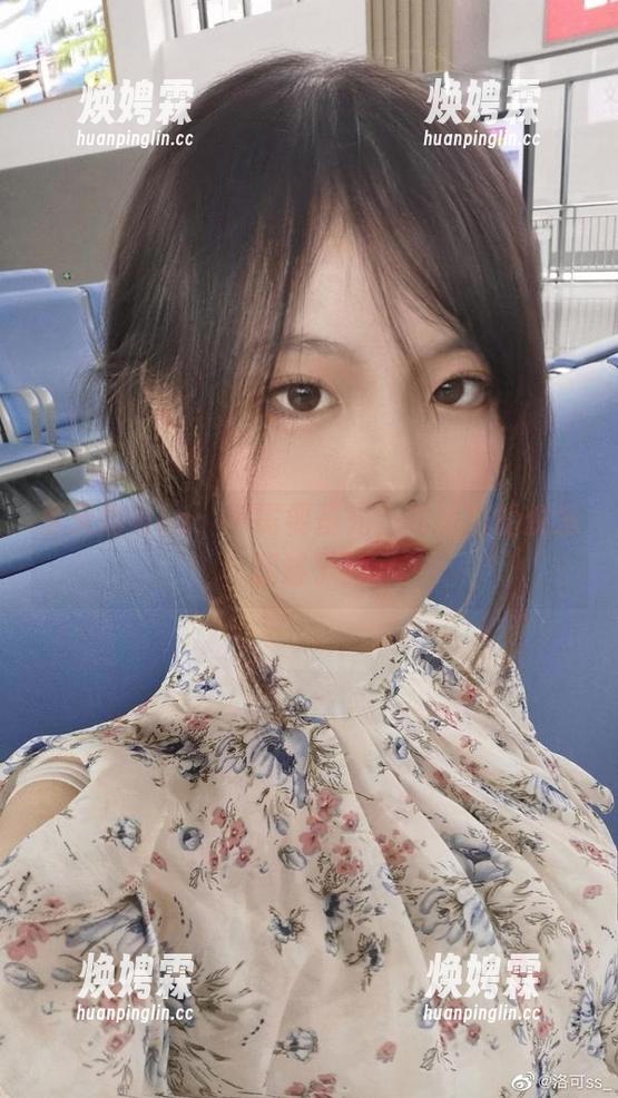 夏天洛可ss：不需要圣光，作品里的快乐就够了！