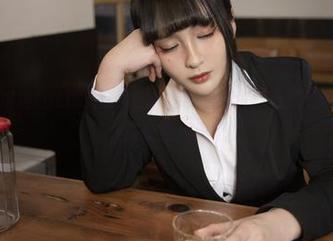 看到这张洛璃LoLiSAMA定制蛋糕的图片，我只想说：别吃了，快来宠物摄影吧！