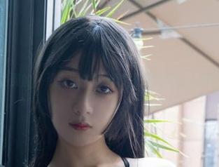 免费，免费的！浅安安的蕾丝套图果然又让人眼前一亮。