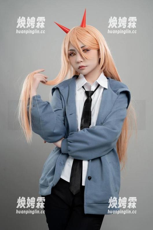 爆机少女喵小吉在赛博朋克的边缘，分享那些“哇哦”的作品时刻！