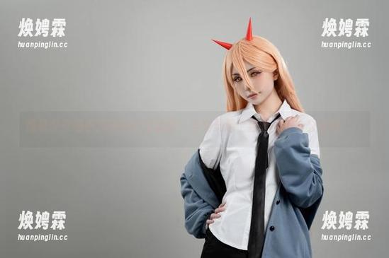 爆机少女喵小吉的办公室套图：当文员遇上猫咪的“办公室装”！
