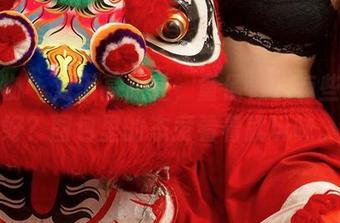 爱尤物 – 对于高跟鞋，童倩似乎有些小癖好？图包里的态度看着就玩味。