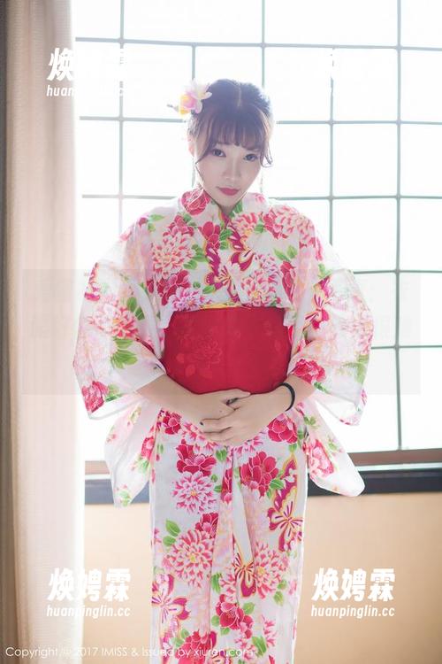 爱蜜社 - 闵妮Mily的全套毛衣写真：衣服好像不重要，关键是“这姿势好像很难学！”