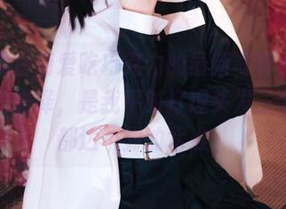 你说说白莉爱吃巧克力的最新写真集，那油亮的光泽，是我平时打理头发三个星期都达不到的水准。