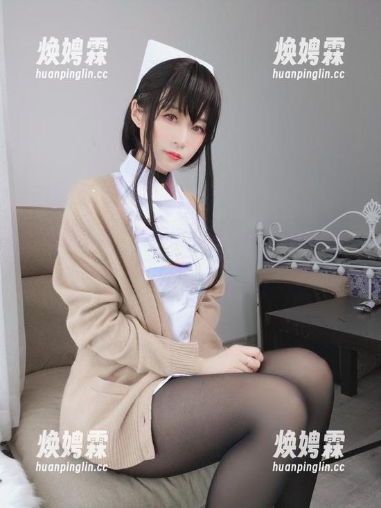 在图库巡游：柴郡魔女与白银81的调皮对话。