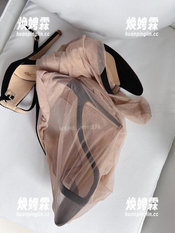微密圈 - 图库里蹲着的白龙猫女——夏天的超级偶像？
