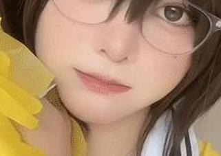 原图现场：当黑丝邂逅居家，眼酱大魔王w今天心气特别好，楼道里的人都开始私下议论了。