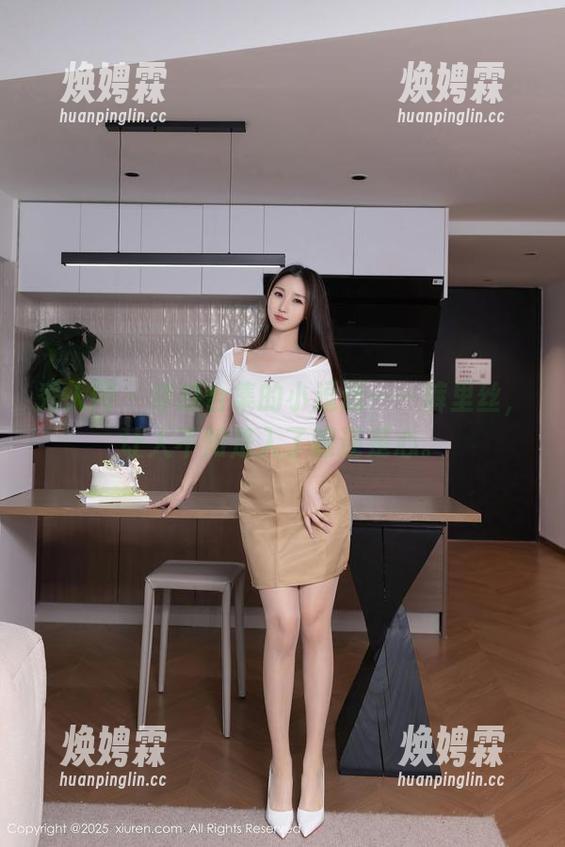 秀人网 - 穿越合集的小逗逗——裤里丝，让人不知是入了眼还是心。