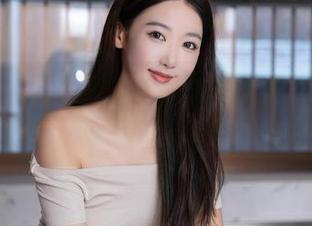 秀人网 – 更新来啦！是小逗逗的厨娘写真集，米里的肥肠新深入