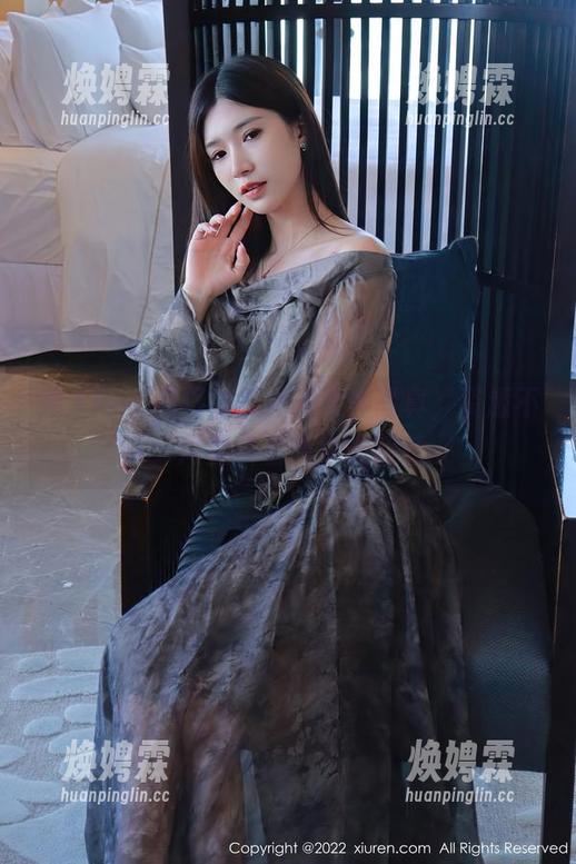 秀人网 - 月野兔美妞的女神写真，资源不多，尽量多看我也能接受。