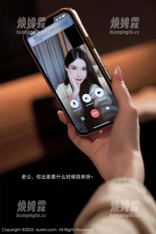秀人网 - 图片中的果儿，裤里丝的一点点奢华，好想多看几遍，这种感觉真微妙呢。