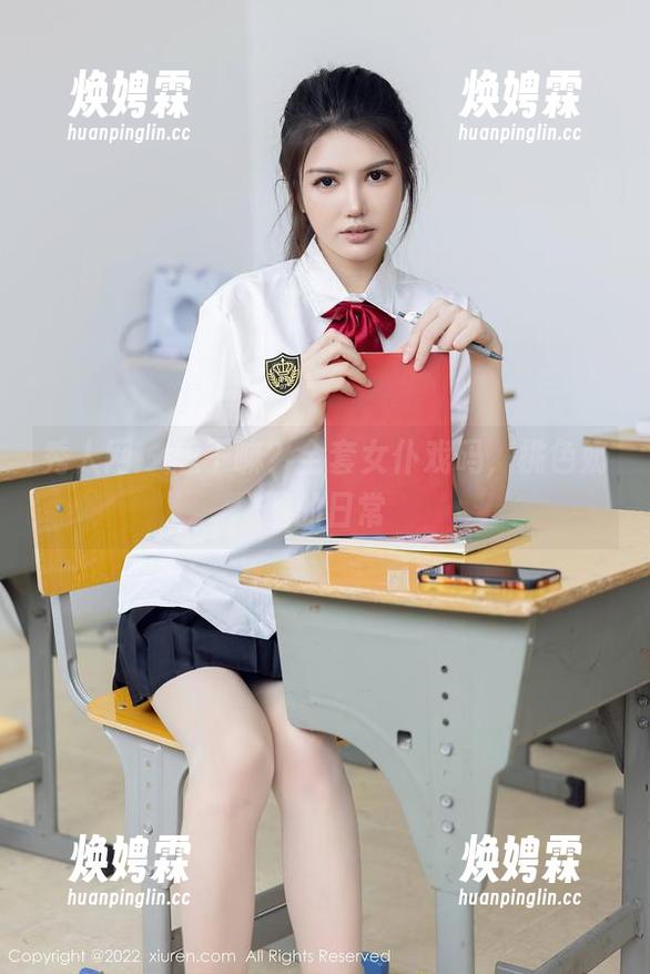 秀人网 - 想干嘛？全套女仆戏码，桃色奶酪的日常