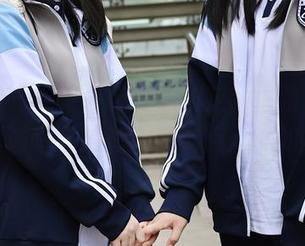 秀人网 – 这是一种特别的定制体验，油田溪溪睡衣写真让我有点心乱如麻